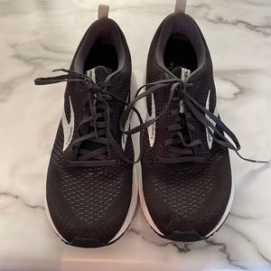 Women size 11 black revel 4 Brooks tennis shoes